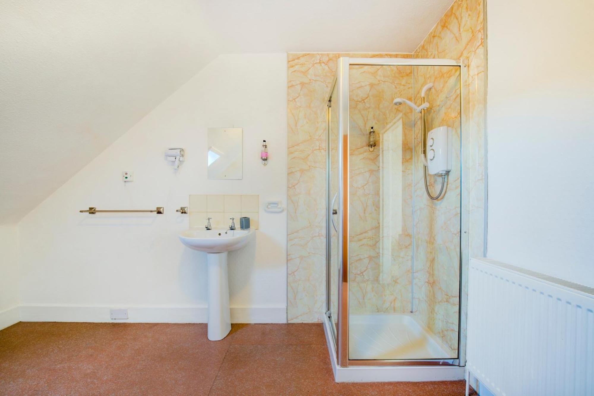 Oyo Eastbank Hotel, Speyside Scotland Rothes Ngoại thất bức ảnh